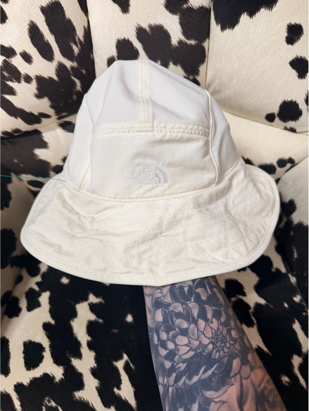 The North Face Women's White Bucket Hat S/M